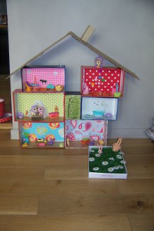 Κούκλα από κουτιά υποδημάτων