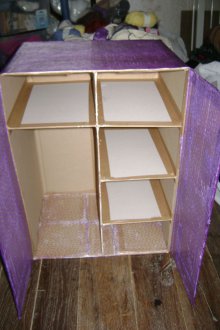 Παιχνίδι χαρτονιού από χαρτόνι