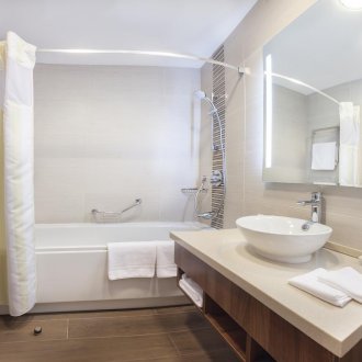 Μικρό μοντέρνο μπάνιο