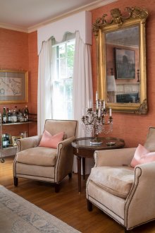 Ροδάκινο χρώμα ταπετσαρία στο εσωτερικό