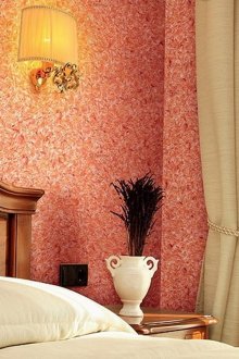 Υγρή ταπετσαρία στην κρεβατοκάμαρα