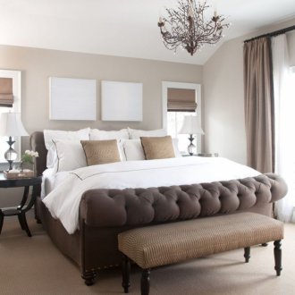 Εσωτερικό σε μπεζ και καφέ τόνους.