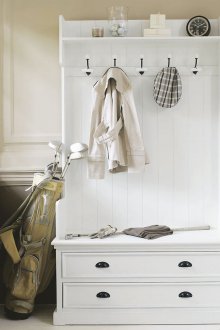 Garderobe i gangen i landet