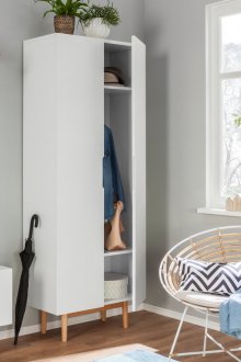 Garderobe i gangen saken