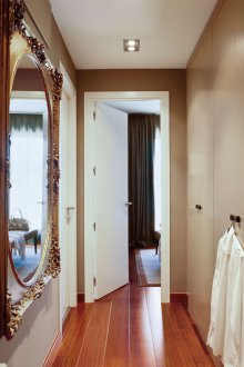 Garderobe i gangen beige stor