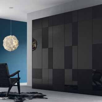 Garderobe i gangen svart moderne