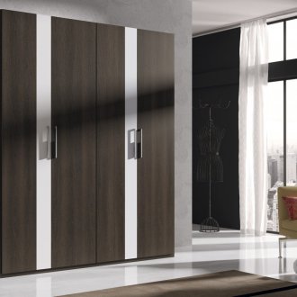 Garderobe i gangen brun sving