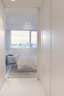 Skap i gangen minimalisme