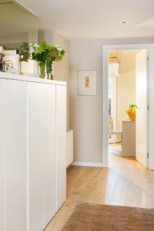 Garderobe i gangen lavt