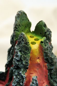 Διακόσμηση για το ηφαίστειο ενυδρείου