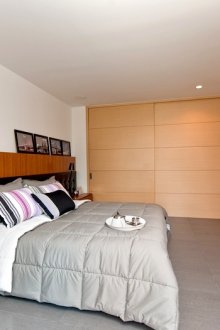 Πώς να τοποθετήσετε τηλεόραση στην κρεβατοκάμαρα