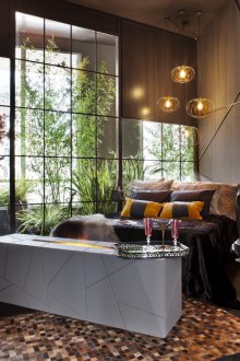 Διαμόρφωση επίπλων σε μοντέρνο υπνοδωμάτιο