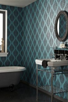 Τυρκουάζ ταπετσαρία με μαύρο μοτίβο