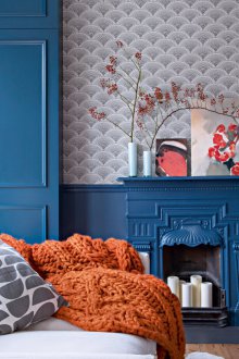 Μπλε σαλόνι με τζάκι