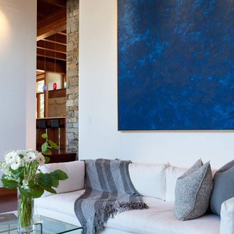 Μπλε σαλόνι με μια φωτογραφία