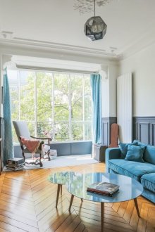 Μπλε σαλόνι στο διαμέρισμα