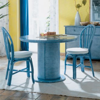 Μπλε τραπέζι στο σαλόνι