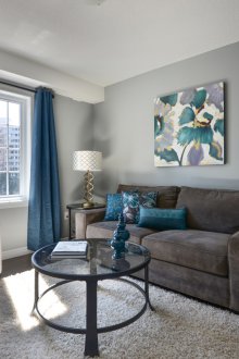 Μπλε ύφασμα στο σαλόνι