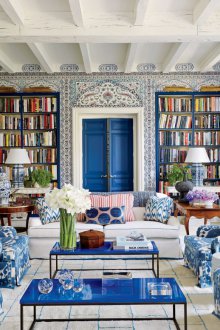 Μπλε σαλόνι με σχέδιο