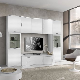 Ο τοίχος στο σαλόνι είναι λευκός