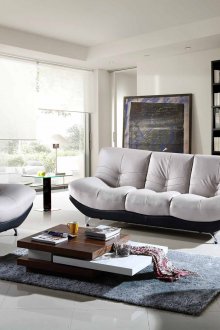 Ο τοίχος στο σαλόνι είναι μοντέρνος