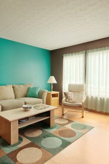 Τυρκουάζ σχέδιο σαλονιού με μπεζ