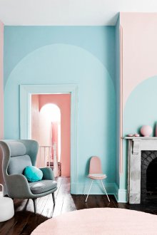 Τυρκουάζ διακοσμητική ζωγραφική στο σαλόνι