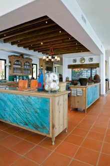 Σχεδιασμός τιρκουάζ ρουστίκ σαλόνι