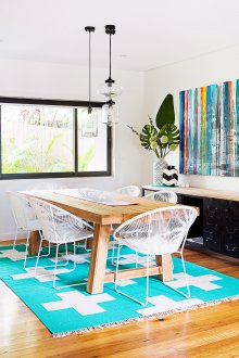 Τυρκουάζ χαλί στο σαλόνι