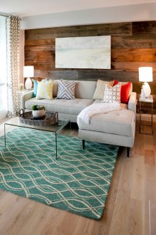 Τιρκουάζ χαλί στο εσωτερικό του καθιστικού