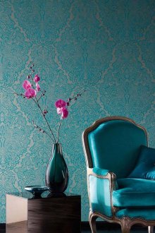 Τυρκουάζ ταπετσαρία στο σαλόνι