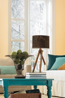 Τιρκουάζ τραπέζι στο σαλόνι