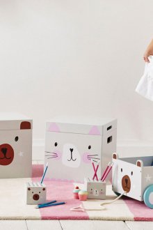 Αποθήκευση παιχνιδιών σε κουτιά από κόντρα πλακέ