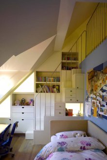 Αποθήκευση παιχνιδιών στο φυτώριο σοφίτας