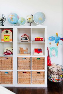 Αποθήκευση παιχνιδιών σε έπιπλα