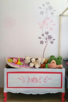 Αποθήκευση παιχνιδιών σε ένα ντουλάπι