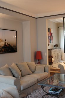 Διαχωρισμός μεταξύ της κουζίνας και του καθιστικού στο εσωτερικό