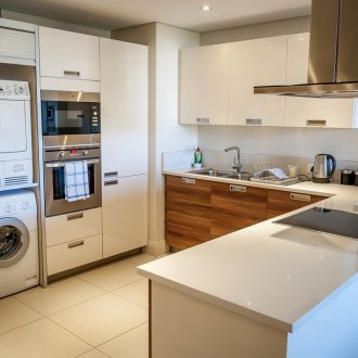 Πλυντήριο στην κουζίνα στον τοίχο