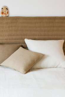 Υφασμάτινο κεφαλάρι για κρεβάτι