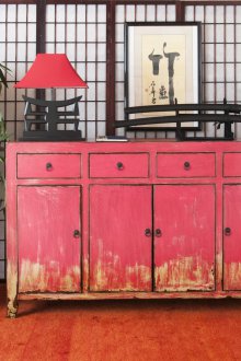 Το ντουλάπι στο σαλόνι ροζ