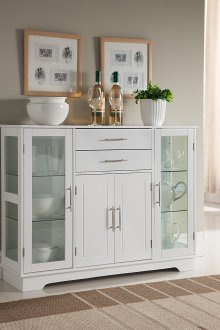 Ντουλάπα στο καθιστικό με γυάλινα ράφια