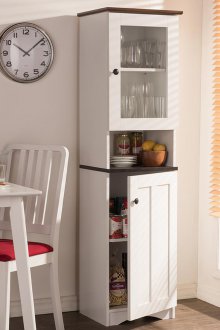 Το τραπέζι στο σαλόνι είναι στενό