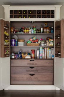 Ενσωματωμένο μπουφέ στο σαλόνι