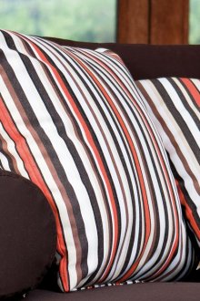 Καφέ μαξιλάρι μαξιλαριού