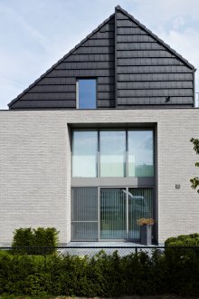 Οροφή με σοφίτα μαύρο