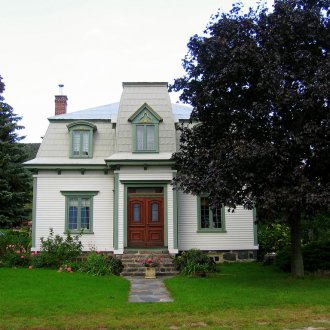 Η οροφή του σπιτιού με σοφίτα