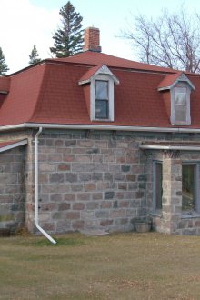 Οροφή με σοφίτα κόκκινο