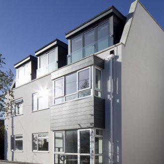 Σύγχρονη σοφίτα στέγη