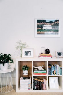 Σύγχρονα ράφια καθιστικού