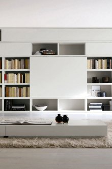 Επίτοιχα ράφια στο σαλόνι